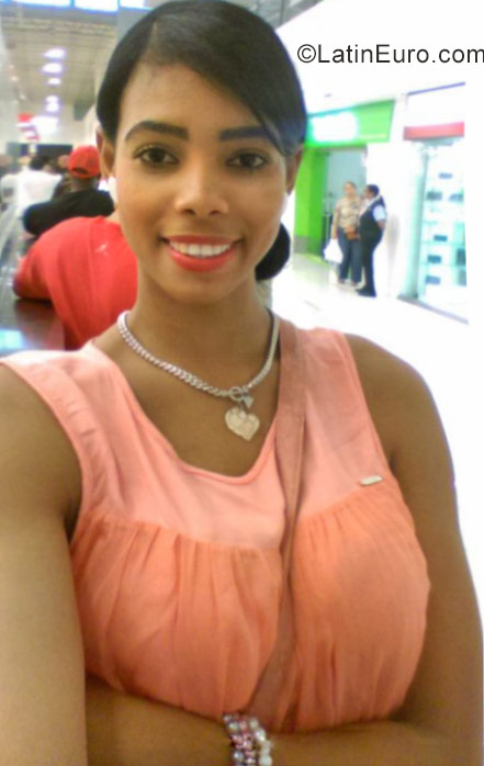 Date this tall Dominican Republic girl Shantyel from Satiago DO27602