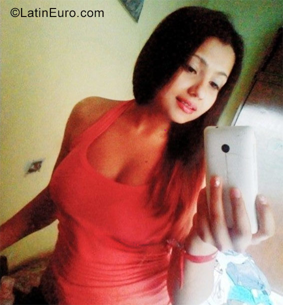 Date this pretty Colombia girl Luisa from Pereira CO20668