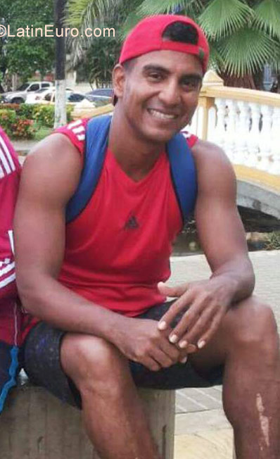 Date this sultry Colombia man Manuel from Cartagena CO20738