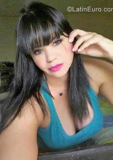 Date this beautiful Brazil girl Andreia from Goiania BR9947