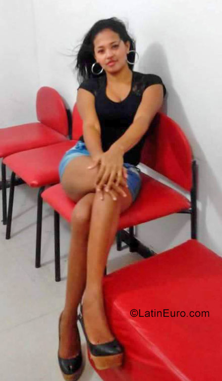 Date this stunning Colombia girl BRENDA from Barranquilla CO20839
