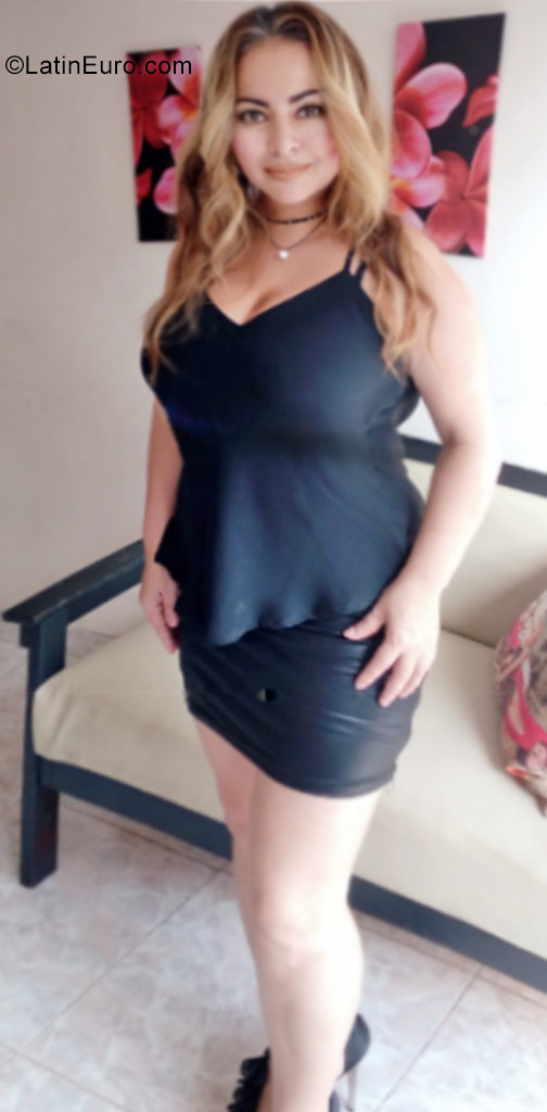 Date this sultry Colombia girl Maria from Medellin CO20882