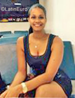 Date this delightful Dominican Republic girl Nelitzia from Bonao DO28069
