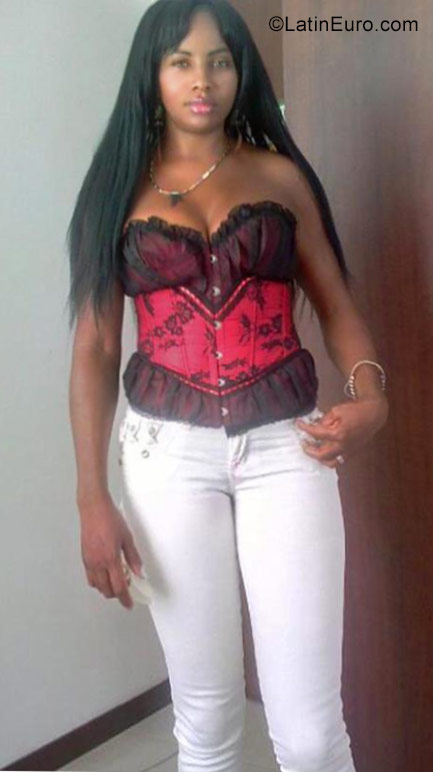 Date this sultry Colombia girl Janelli from Palmira CO20988