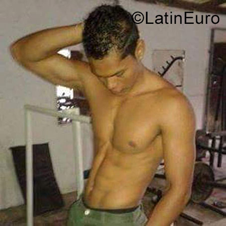 Date this attractive Colombia man Adi viloria from Bogota CO21009