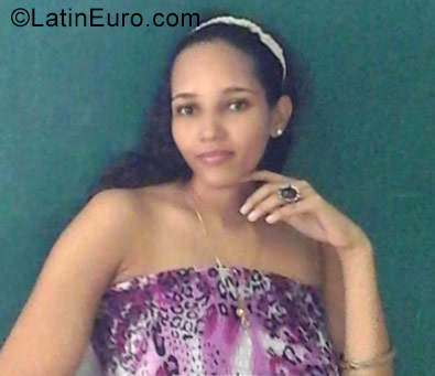 Date this gorgeous Dominican Republic girl Lynisbel from Santo Domingo DO28173