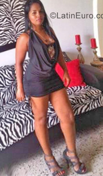Date this charming Dominican Republic girl Adelkia from santiago DO28189