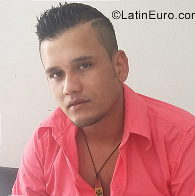 Date this foxy Colombia man Eric from Tulua CO21061