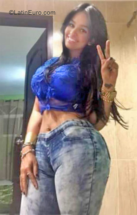 Date this good-looking Dominican Republic girl Anyelinia from Santiago DO28225