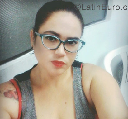 Date this funny Colombia girl Luz from Medellín CO21131