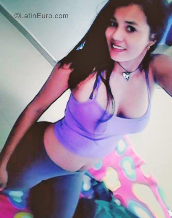 Date this passionate Colombia girl Diana from Armenia CO21135
