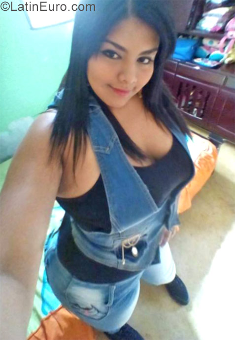 Date this attractive Colombia girl Ana meliza from Medellin CO21162