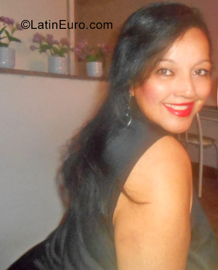 Date this happy Brazil girl Sandra from Limeira BR10010