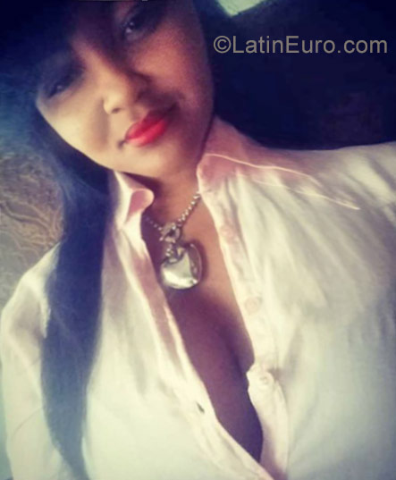 Date this delightful Dominican Republic girl Laudy from Santo Domingo DO28461