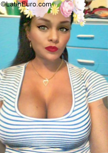 Date this sultry Dominican Republic girl Carla from Santo Domingo DO28501