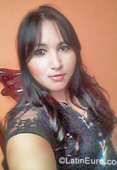 Date this good-looking Colombia girl Angelica from Medellin CO21356