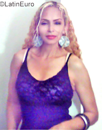 Date this charming Colombia girl Patricia from Bogota CO21376