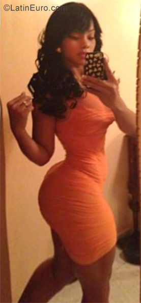 Date this attractive Dominican Republic girl Lisa from Santo Domingo DO28621