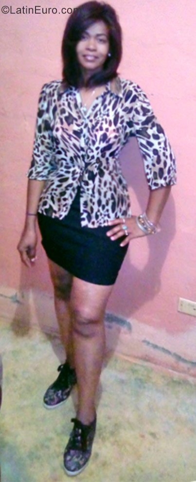 Date this lovely Dominican Republic girl Sunida from Santo Domingo DO28649