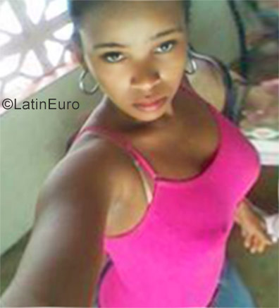 Date this fun Dominican Republic girl Ive from Bonao DO28853
