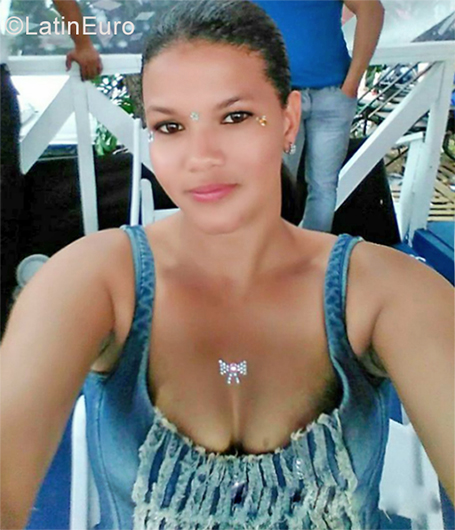 Date this exotic Dominican Republic girl Denny from La Vega DO28881