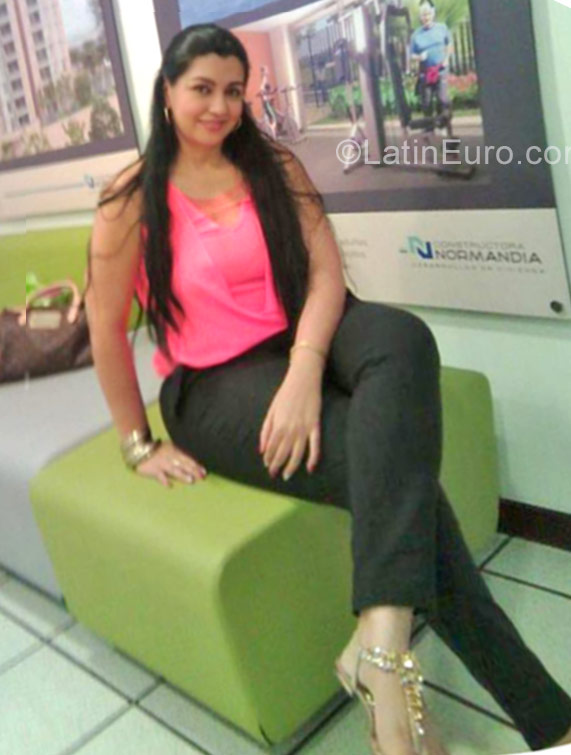 Date this athletic Colombia girl Lourdes from Cali CO21611