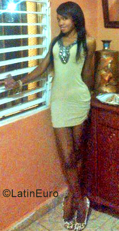 Date this attractive Dominican Republic girl Ruth from Santo Domingo DO28998