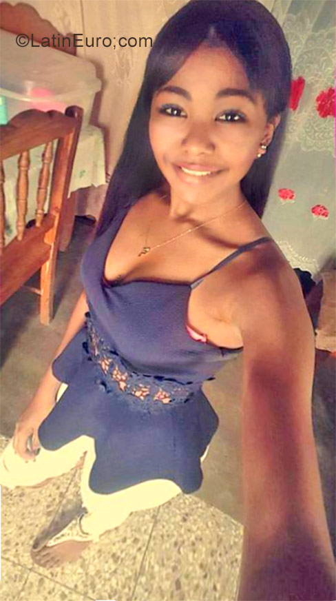Date this cute Dominican Republic girl Isabel from Santo Domingo DO29082