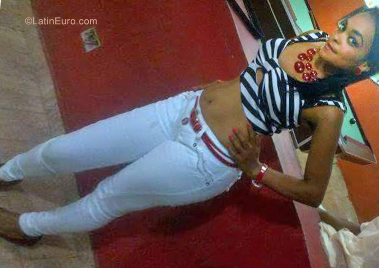 Date this beautiful Dominican Republic girl Rosy from Santo Domingo DO29120
