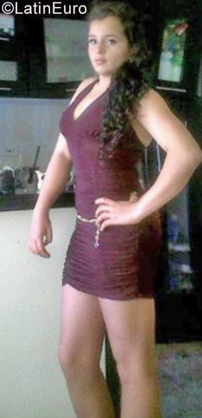 Date this nice looking Colombia girl Karen from Manizales CO21757