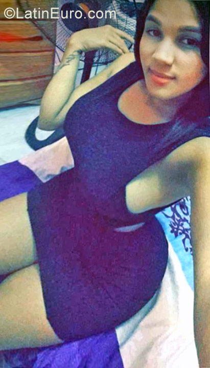 Date this hot Dominican Republic girl Derileysi from Santo Domingo DO29213