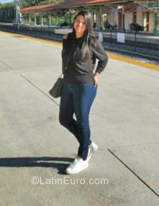 Date this athletic Colombia girl Adriana from Bogota CO22039