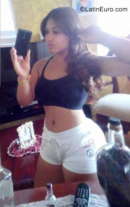 Date this tall Dominican Republic girl Parsivana from Puerto Plata DO29237