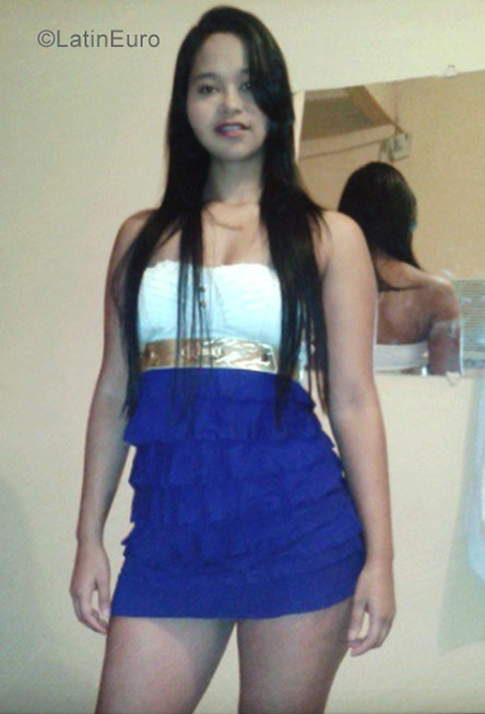 Date this athletic Colombia girl Carol from Medellin CO21799