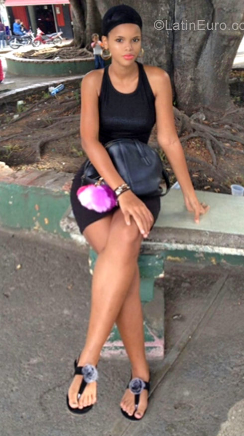 Date this lovely Dominican Republic girl Raquel from Santiago DO29276