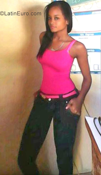 Date this gorgeous Dominican Republic girl Yaddy from San Cristobal DO29381
