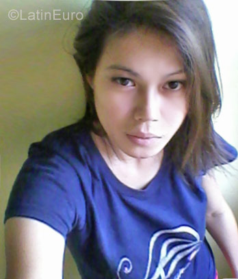 Date this nice looking Philippines girl Yana from Quezon City PH965