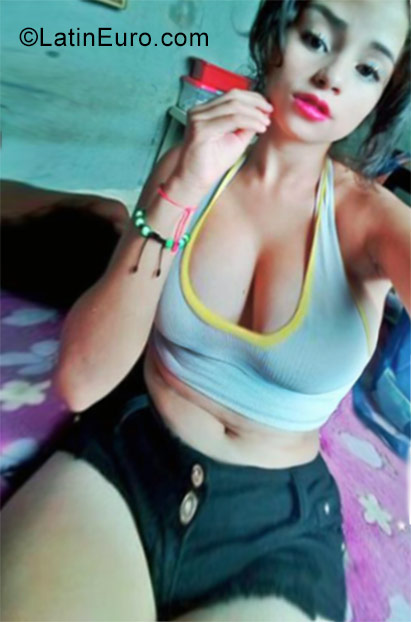 Date this cute Colombia girl Kamila from Valledupar CO21868