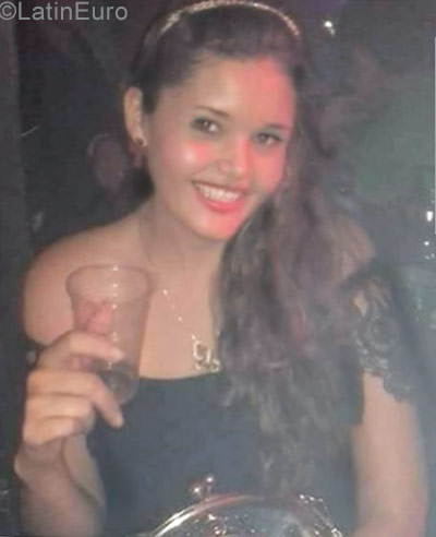 Date this cute Colombia girl Marecela from Florencia CO21887