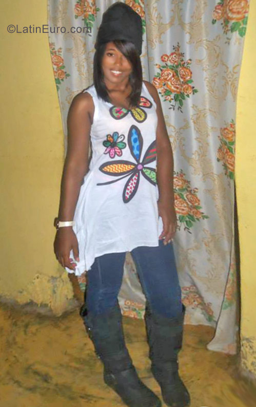 Date this attractive Dominican Republic girl Ruth from Santo Domingo DO29489