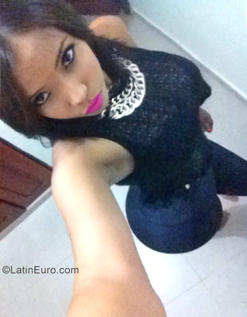 Date this sensual Dominican Republic girl Vanesa from Santo Domingo DO29494