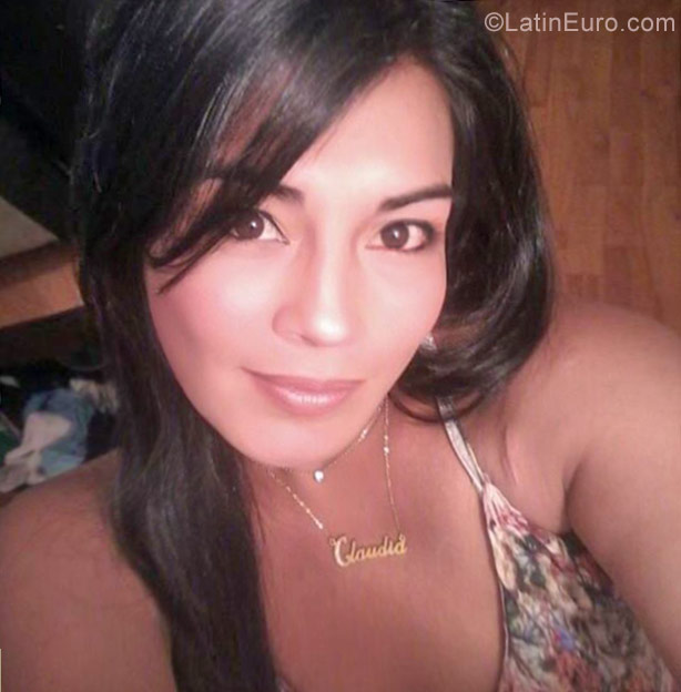 Date this happy Colombia girl Claudia from Bogota CO21968