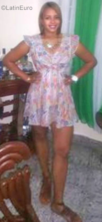 Date this foxy Dominican Republic girl Marleny from Santo Domingo DO29579