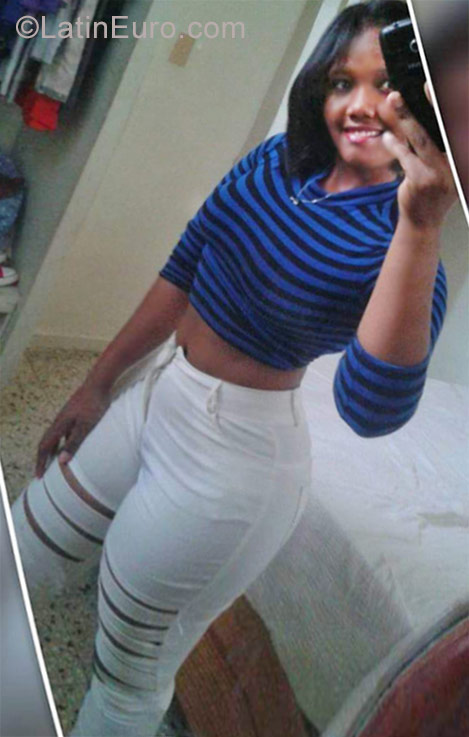 Date this beautiful Dominican Republic girl Katy from Santo Domingo DO29582