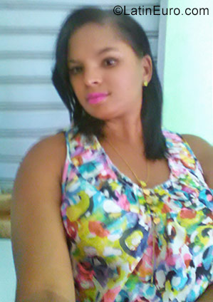 Date this nice looking Dominican Republic girl Juana from Santo Domingo DO29690