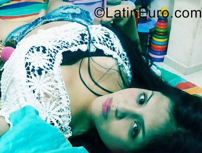 Date this nice looking Colombia girl Lizeth from Cali CO22032