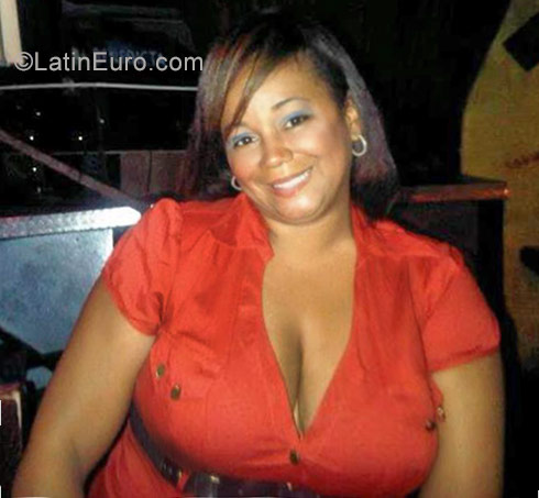 Date this good-looking Dominican Republic girl Hencsy from Santo Domingo DO29720