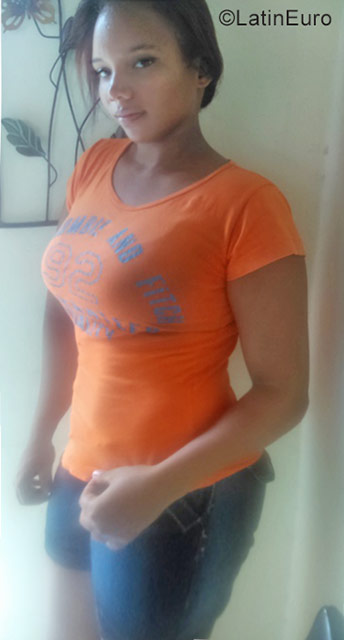 Date this hard body Dominican Republic girl Damaris from Puerto Plata DO29762