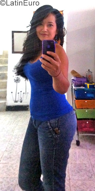 Date this pretty Colombia girl Priscila from Cali CO22063