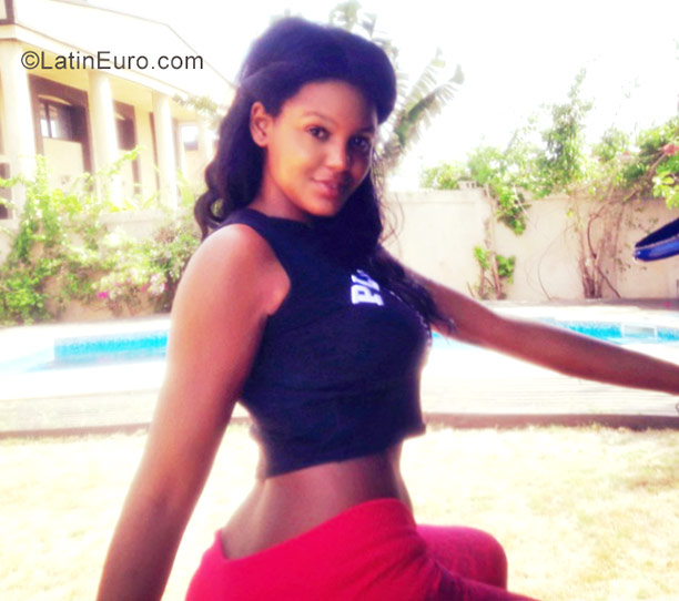 Date this gorgeous Dominican Republic girl Flor from Santiago DO29765